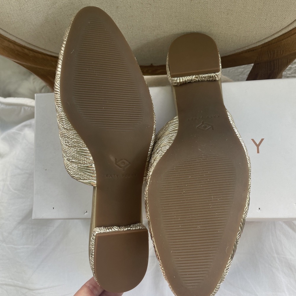 Katy Perry Women's The Busy Bee Slip-On Slide Sandal Gold - Picture 3 of 7